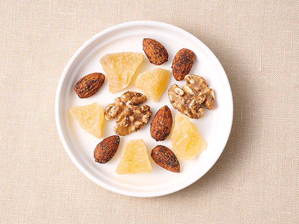 青森のりんごとミックスナッツ ブラックペッパー味